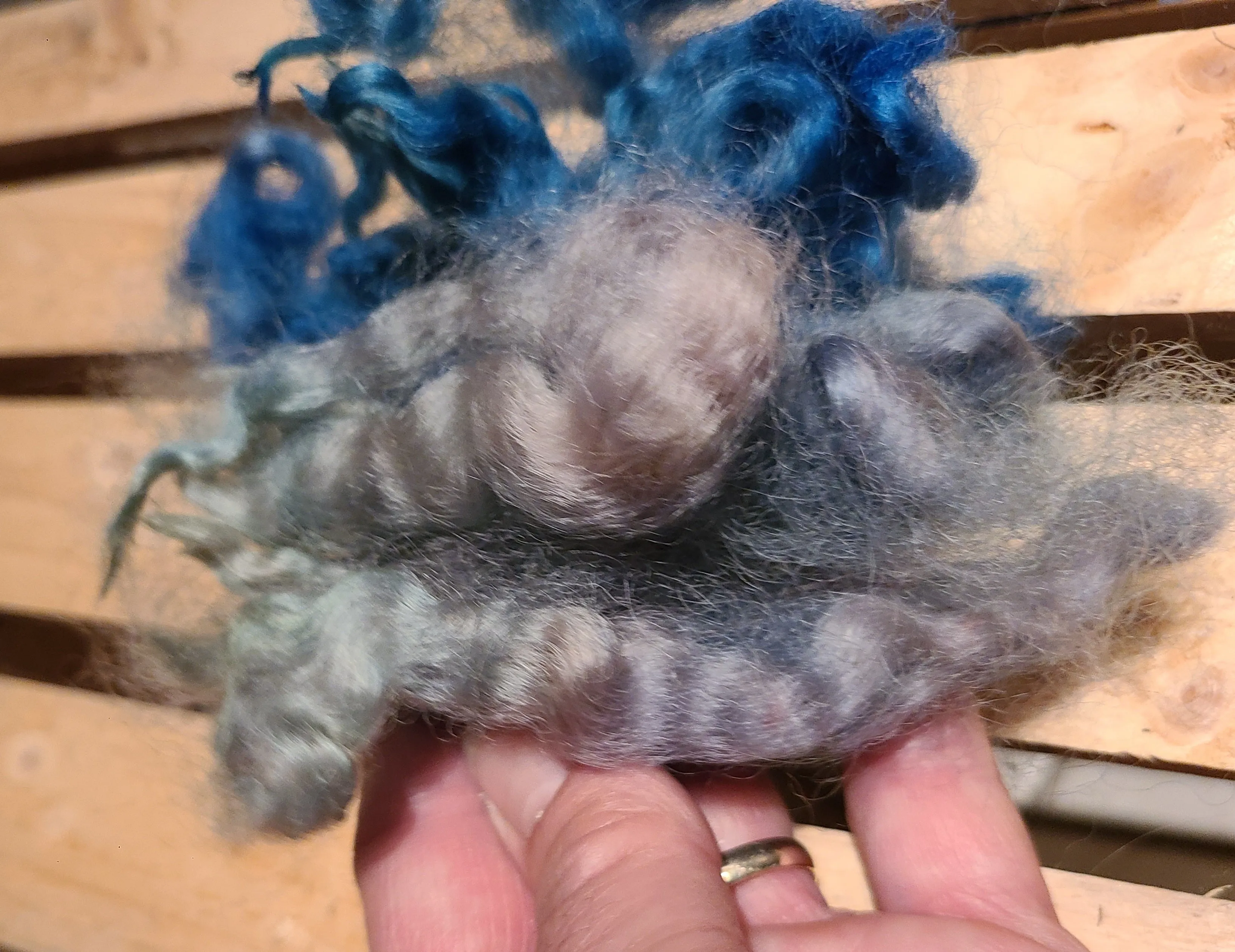 Locks LUS-24 Bottom of the Sea Dyed Romney- 4 ounces