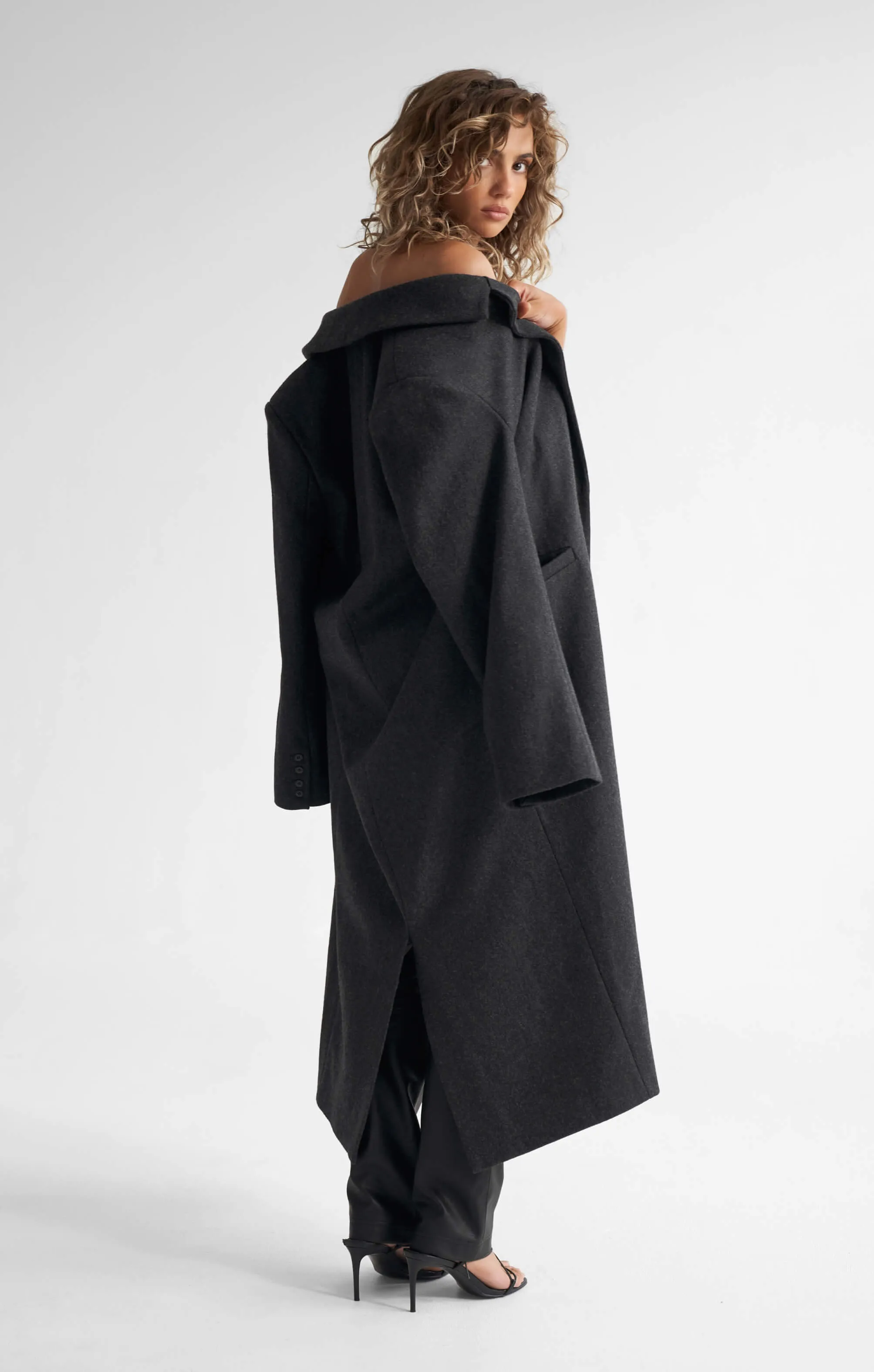 THE LONGLINE CLASSIC COAT - CHARCOAL